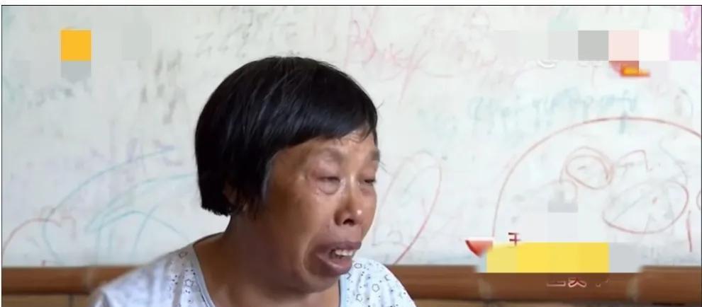 63岁大爷176万拆迁款给情人,重病后却让女儿管:已经离家12年了