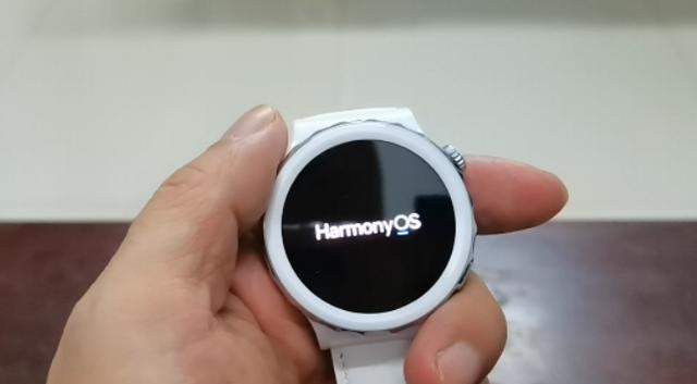 watchgt|华为Watch gt3 pro，手腕上的智能手机，能测体温支持100多种运动