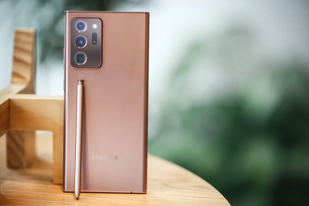 荣耀|昔日机皇价格跳水，12GB+256GB再降2300元，可以出手了