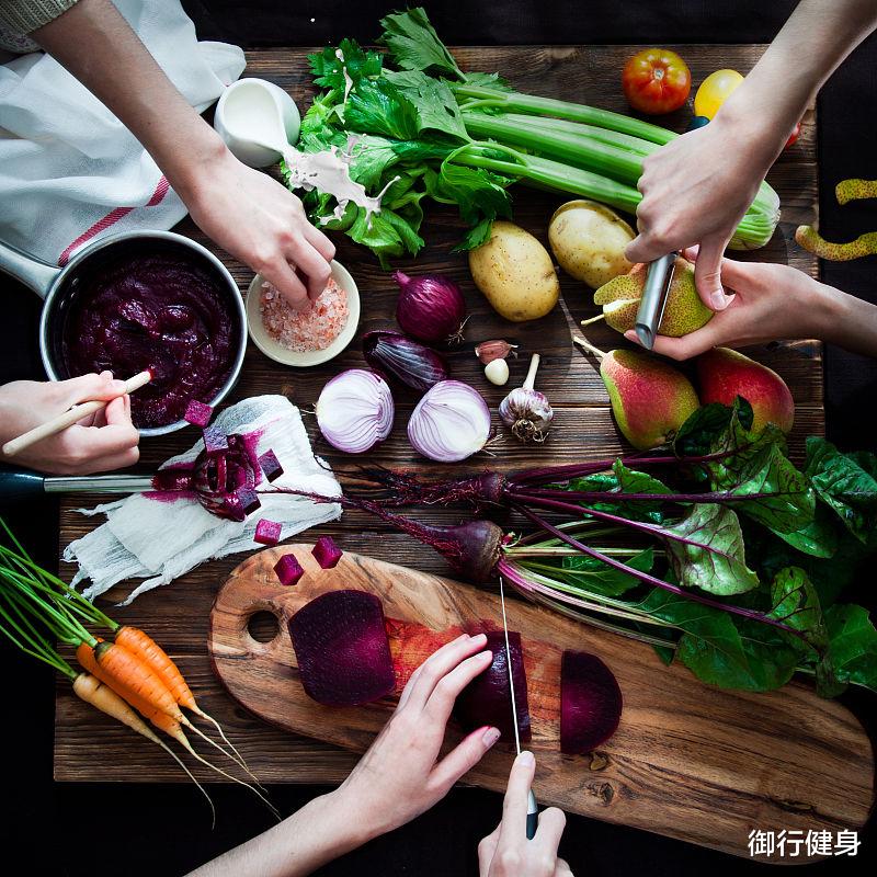 短发 做好四件事，控制饮食+积极运动，怎么可能瘦不了？