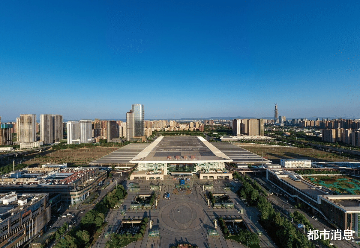 |成都楼市的危机，回不去的房价，成华区、龙泉驿区楼市潜力与未来