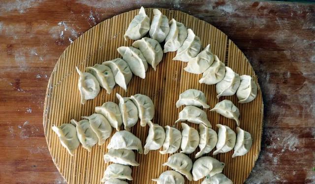 今日入伏，建议大家：少吃绿豆和生姜，多吃5样，营养消暑不上火