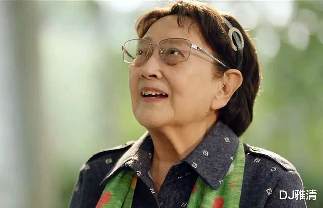 王晓棠|美丽女兵王晓棠，25张精修靓照欣赏，真正的女神，从来都不矫揉造作