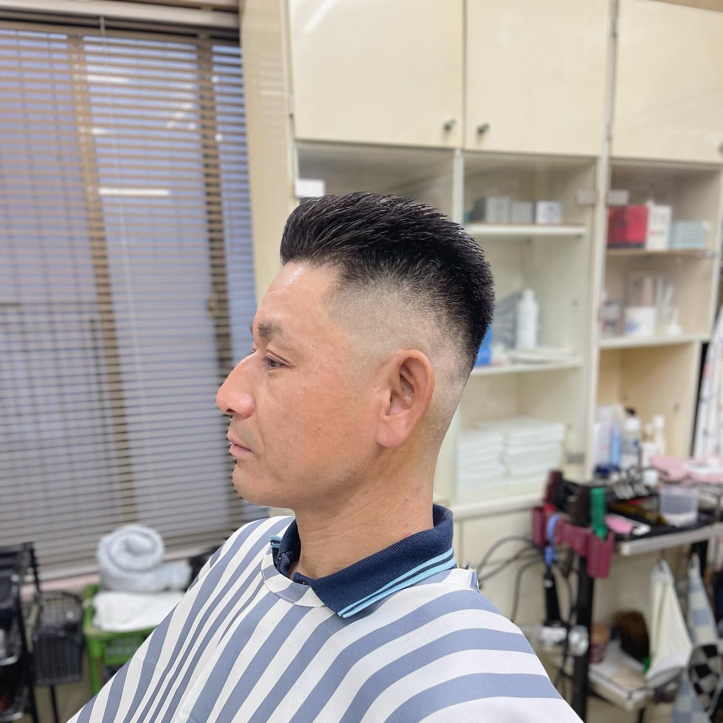 红薯 超级帅气的男士发型，飞机头背头时尚烫发，适合大多数男士