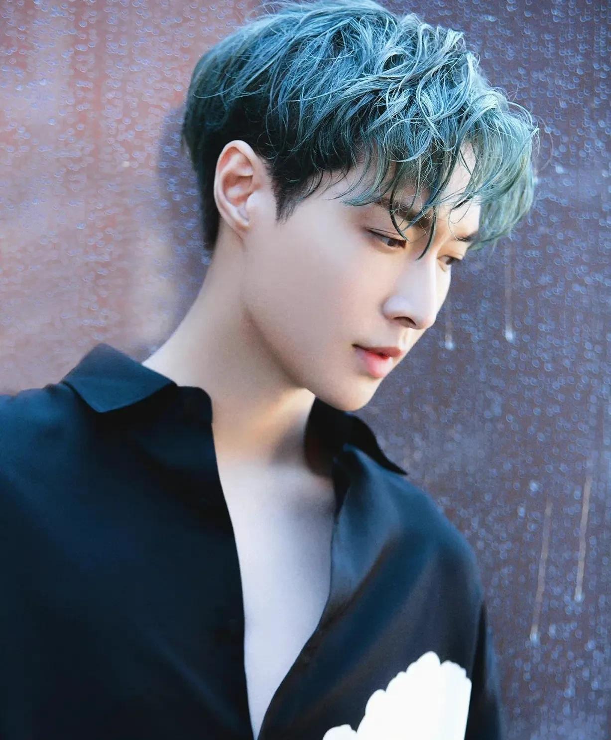 朱一龙|男明星黑衬衫才是最帅的！朱一龙一眼万年，王一博许凯让人太惊艳