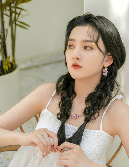 宋祖儿|宋祖儿出演王一博新电影女主，还和肖战拍过微电影，粉丝：羡慕了