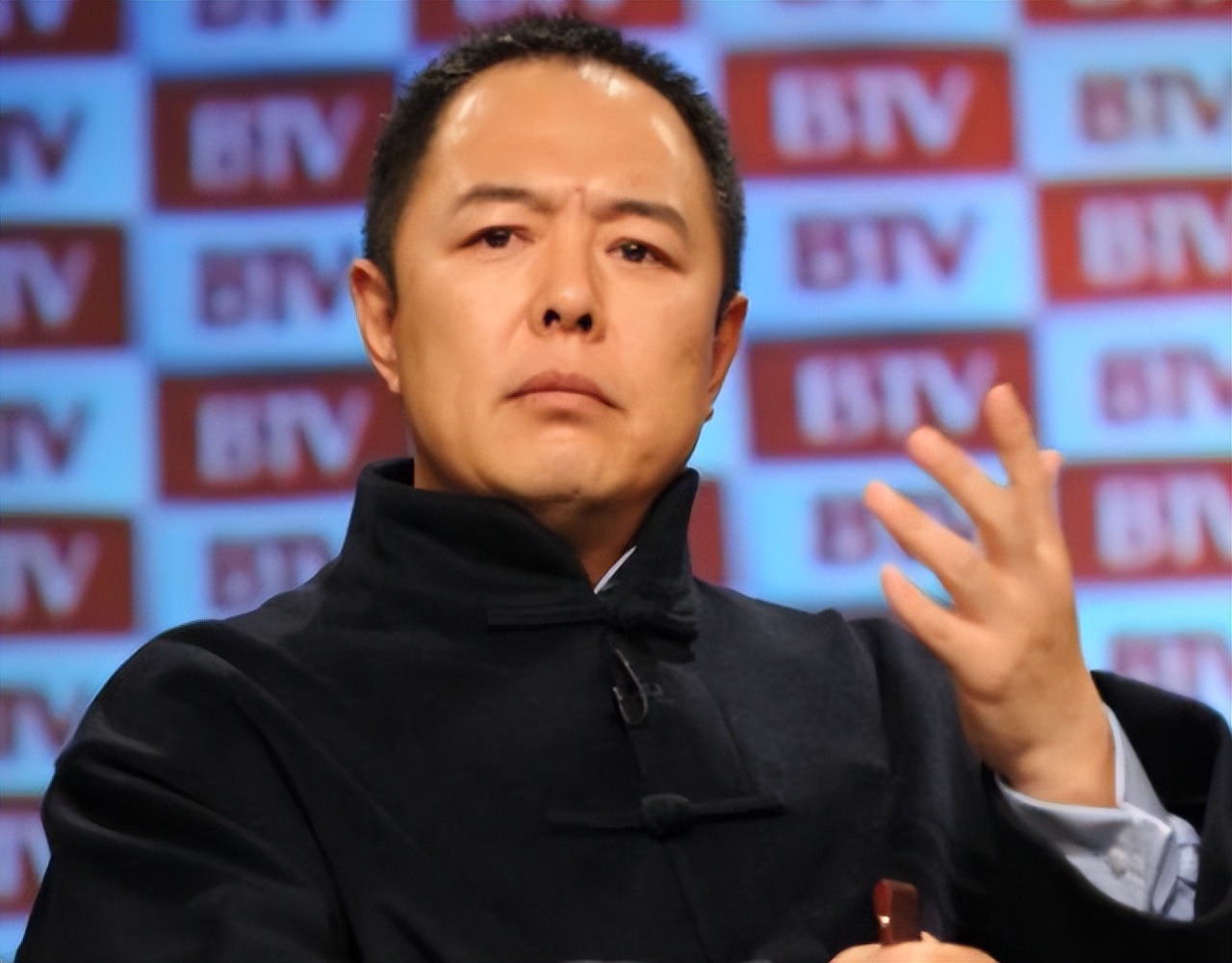 张铁林|口口声声说爱国，誓词却效忠英国女王，张铁林原来不是中国人