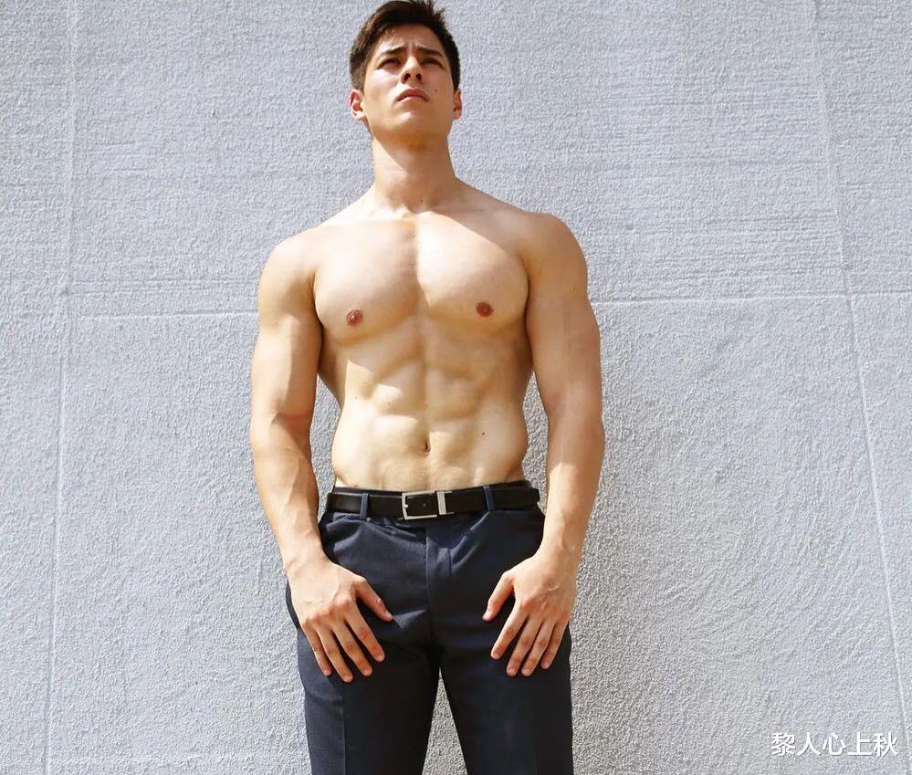 |混血儿健身男模特 Alex Wach，宁可枝头抱香死，何曾吹落北风中