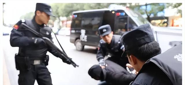 张俪|四川“黑道女皇”叶咏梅：凭美貌上位，为祸四川10多年，下场凄惨