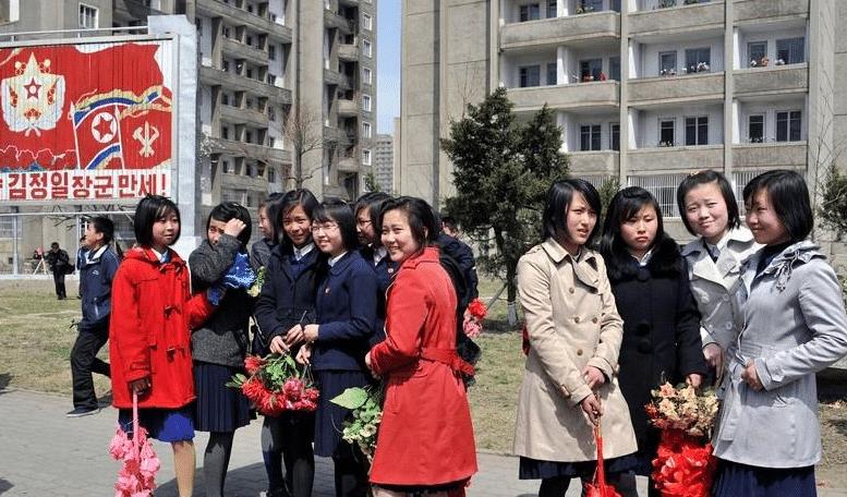 朝鲜全国2500多万人,免费住房,解决了多少夫妻的困难?