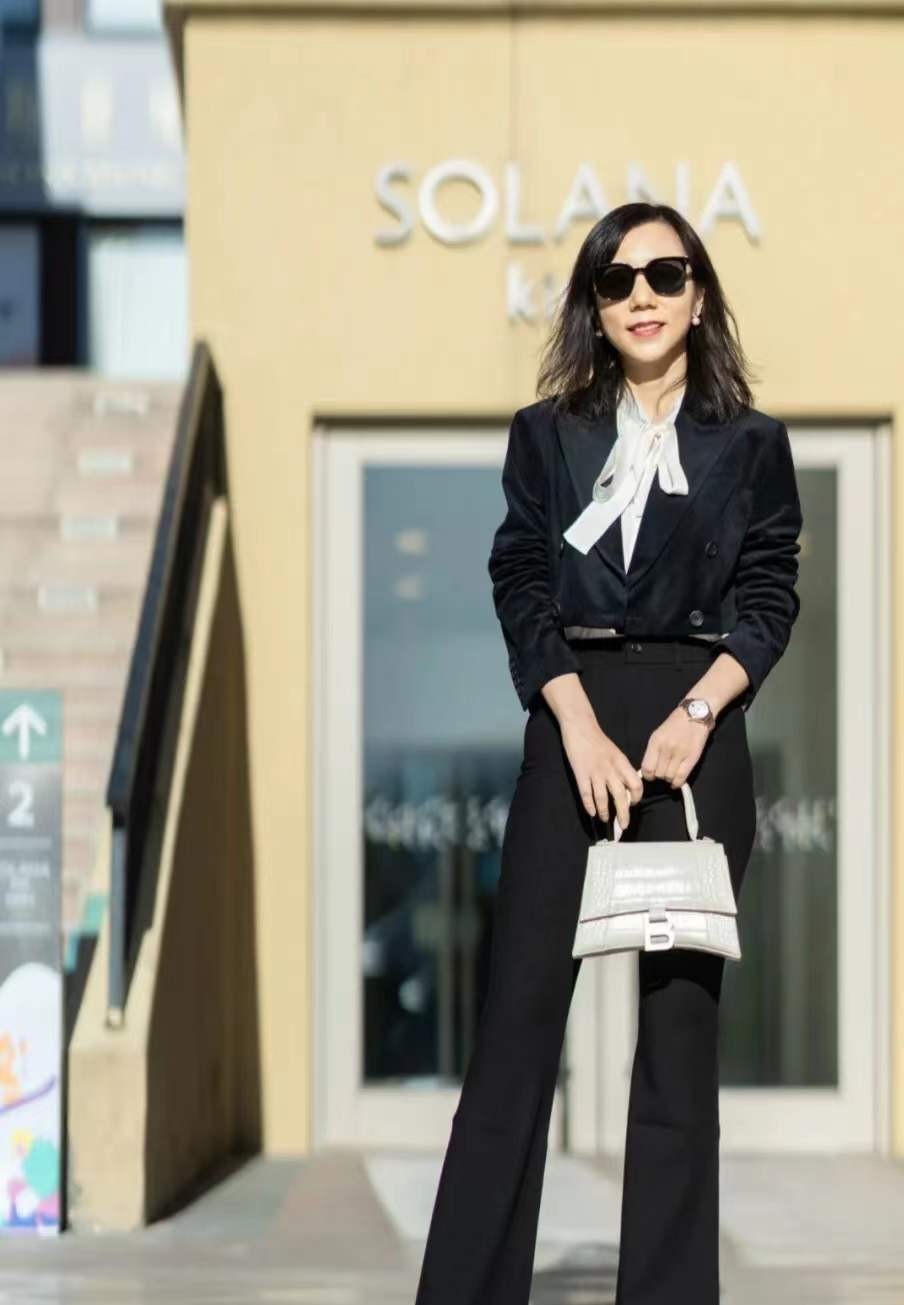 西装|这才是适合中年人的职场穿搭，简约不失女人味，轻松穿出高级感