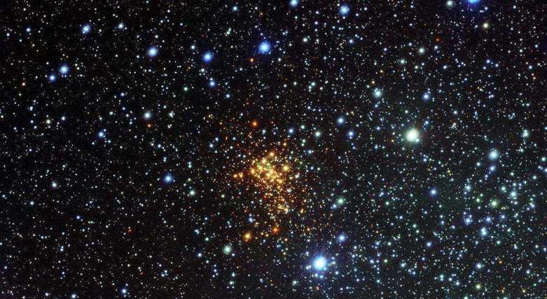 相当于300个太阳,天文学家在131亿光年外,看到了宇宙第一批恒星