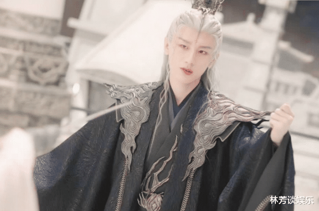 闫妮|狂收14次冠军后，《星汉灿烂》被“挤下神坛”，“沉香”有点猛！