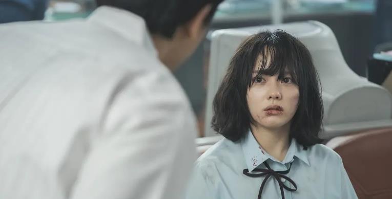 Netflix|Netflix最新爽剧,女神变成了疯批美人