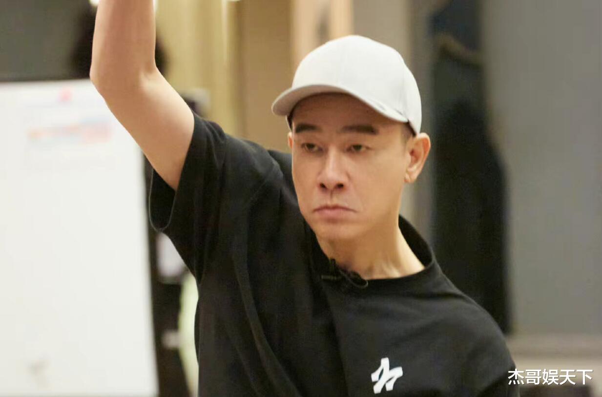 陈小春|但凡有苏有朋一半的“谋算”,陈小春也不至于输得这么彻底