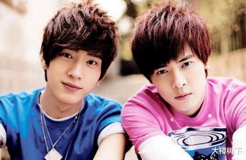 井柏然|出生不到一个月被父母抛弃,靠奶奶捡破烂养大,成名后父母却来认亲