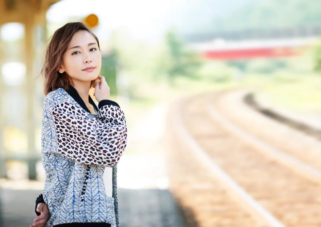 拍照时怎么笑才上镜,拍出的照片自然、好看