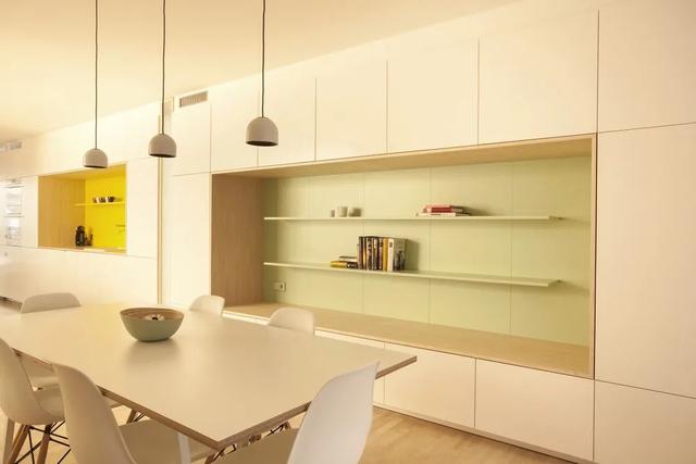 167㎡现代宜家风,大面积柜体+大胆的配色,设计效果很独特