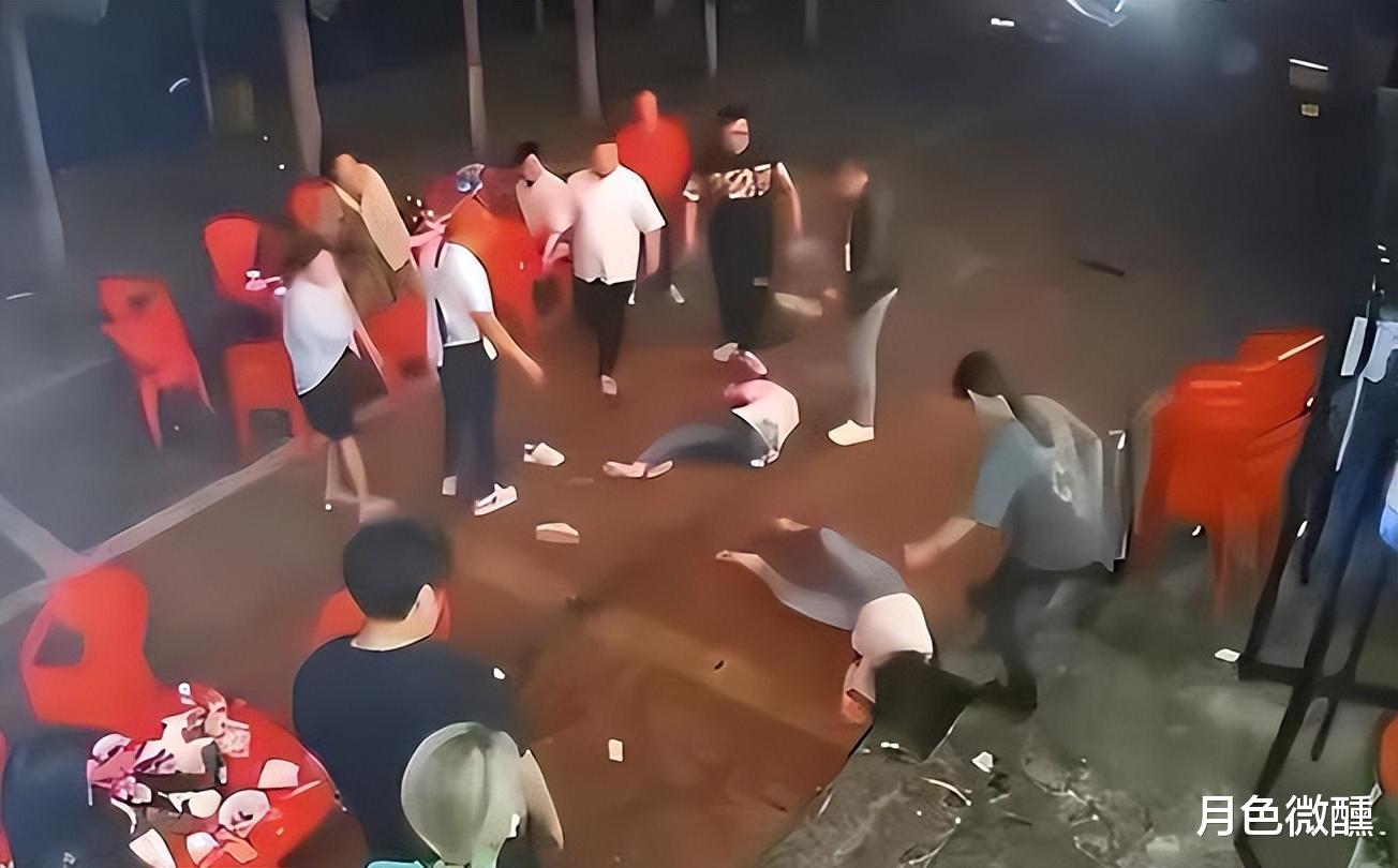 唐山打人者其中2人为同一岳父,老人被拖累觉得丢脸不想出屋