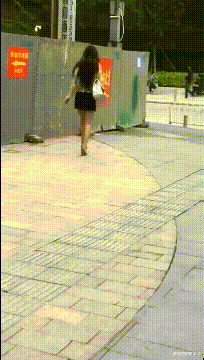 “女朋友当年是班里的班长,当看到她17岁的照片时,这是帮主叭?”