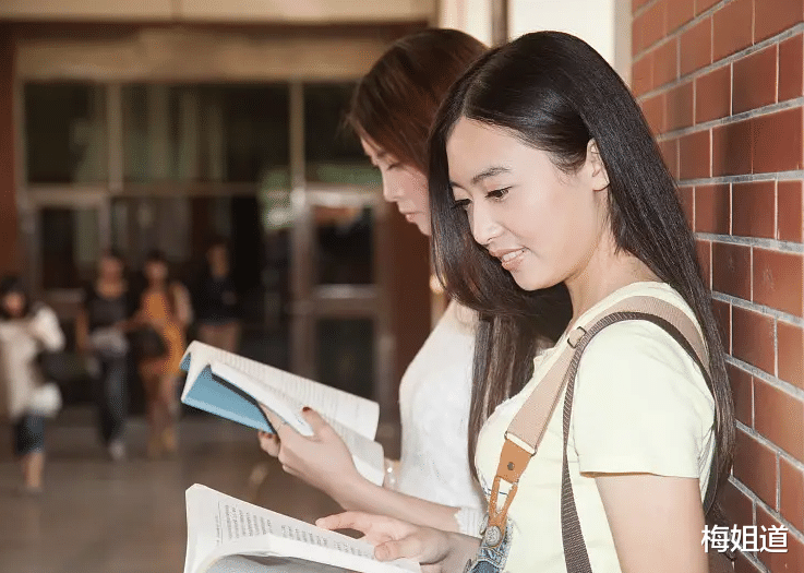 买超|北电邵晴晴被扒“惯三”，介入明星家庭，将学校荣誉踩在脚下