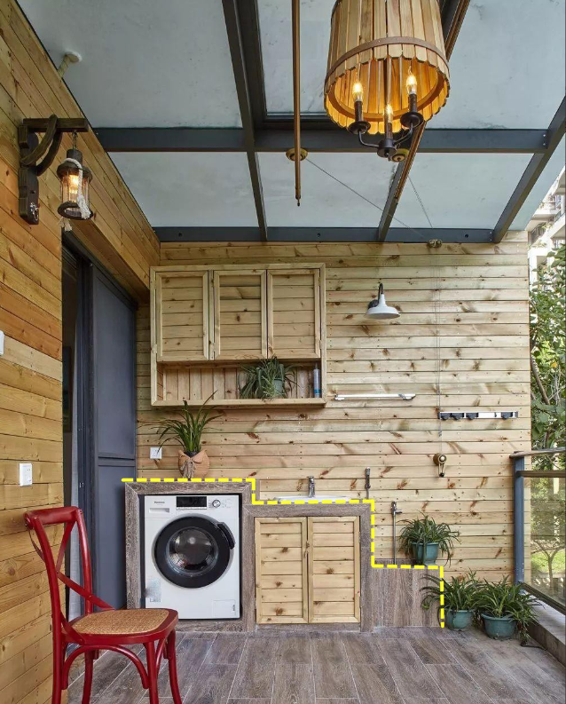 阳台别再搞啥拖把池了，换成这种阶梯式设计，实用性、颜值都超高！