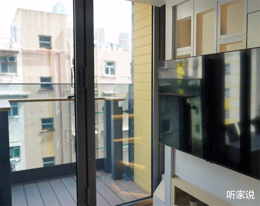 香港夫妻买下13㎡“纳米楼”,在隔层卧室放1米4的床,真的太逼仄