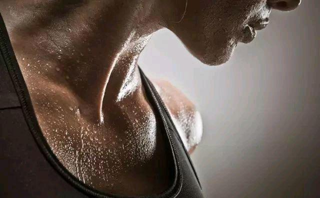 医生|夏天多出汗，能把体内湿气排出来吗？建议：学会3招，祛湿更有效