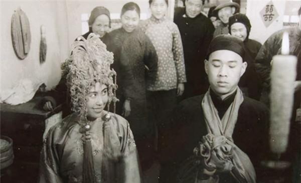 老舍的文笔有多高？《骆驼祥子》中的“性描写”，媲美《金瓶梅》