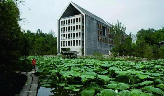 中国建筑风格不能靠单纯的怀古,现在的建筑应该拒绝日式风格泛滥