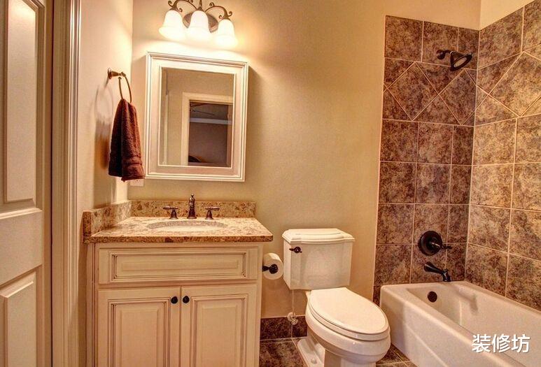 卫生间臭味重,开窗也没用?可能是这些地方的问题,赶紧打扫干净