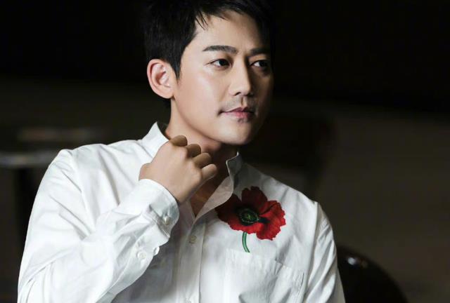 雪梨|苏醒手滑转发王栎鑫婚内迷惑发言的微博！发红包自侃维持表面关系