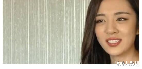 胡歌|拍戏的时候把胡歌亲到吐，还把张嘉译的嘴亲肿，她是谁呢？