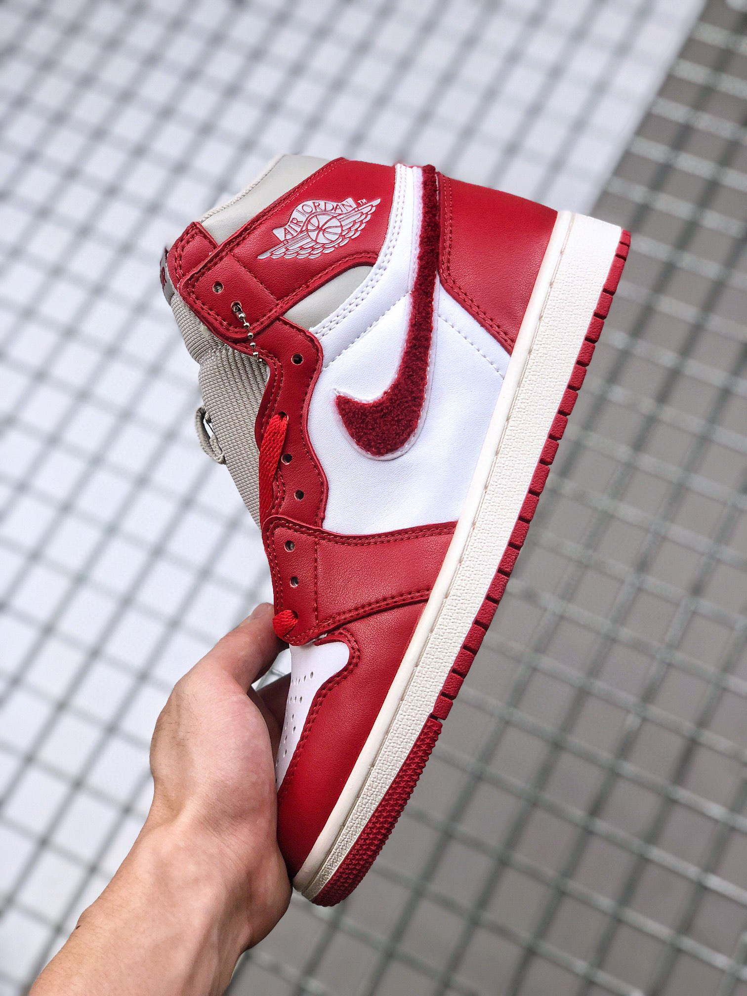 Air Jordan 1 High OG WMNS \＂Newstalgia\＂毛绒 白红