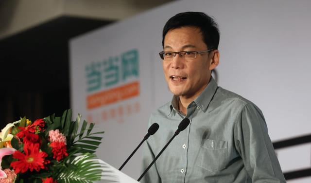 雷军街头发传单，被拒绝了15次都没放弃，才有了如今的千亿身家