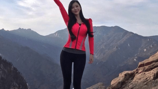 王者荣耀|韩国真人版“海贼女帝”走红，身材曲线玲珑，彰显女性魅力