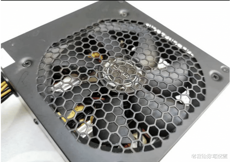 半导体|电脑电源风扇异响——这情况电源不要扔我们只要拆开就能解决问题