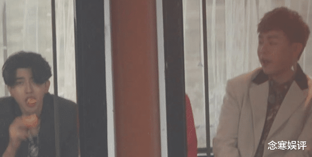 蔡徐坤|蔡徐坤男人味愈发十足,用嘴大口大口地啃橘子,胡彦斌都看呆眼了