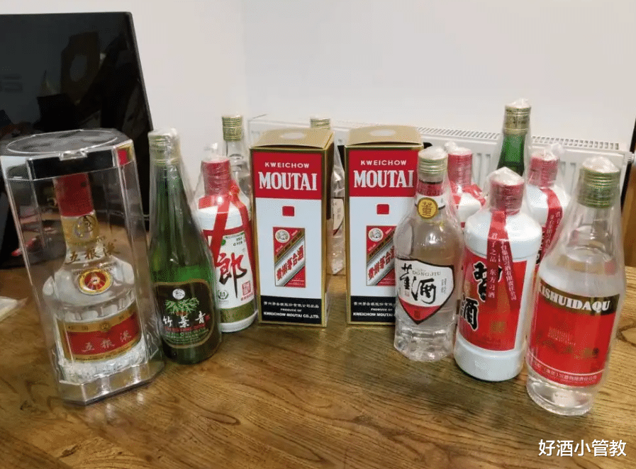 四川68岁老汉,家藏万瓶茅台酒,引网友沸腾:还认干儿子吗?