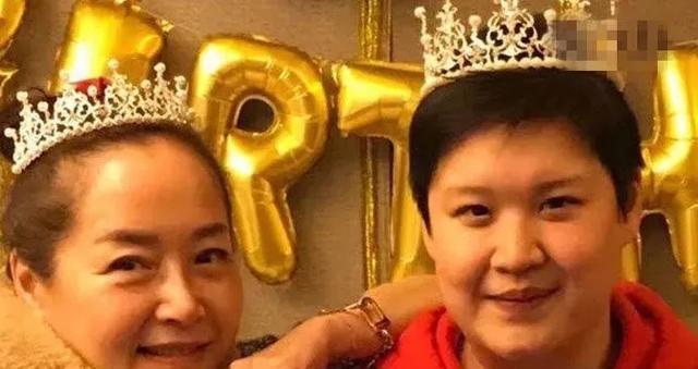 恬妞|“苗翠花”恬妞：一婚嫁印尼富豪，二婚遭万梓良背叛今64岁仍单身