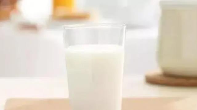 甲状腺|甲减患者多喝牛奶有好处吗？医生：若想甲状腺好，或要记住3不碰