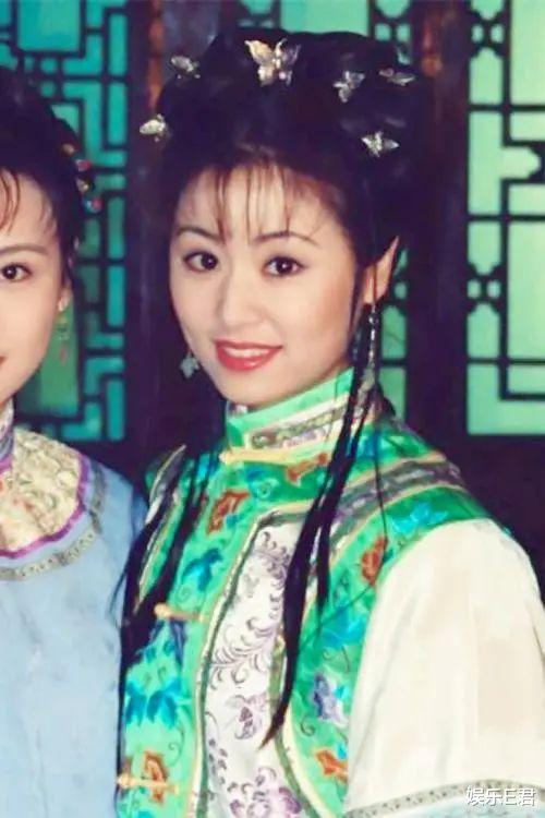 林心如|林心如端午晒街拍小腹凸起，被网友质疑怀二胎，她回复的表情亮了