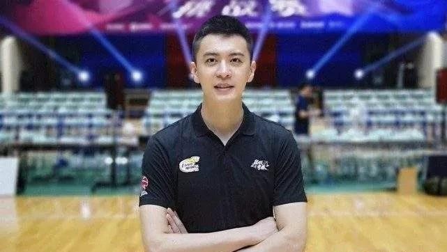 新疆男篮|CCTV5直播！广东辽宁宿敌之战，二飞确定复出，杜锋奇招力压杨鸣