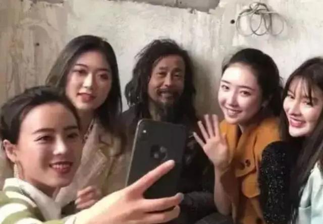 流浪大师|“流浪大师”沈巍,从一无所有到身家200万,只用了一年的时间