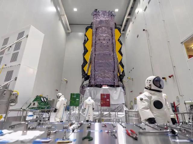 100亿美金打造的韦伯望远镜,拍出了迄今最遥远的宇宙深空影像