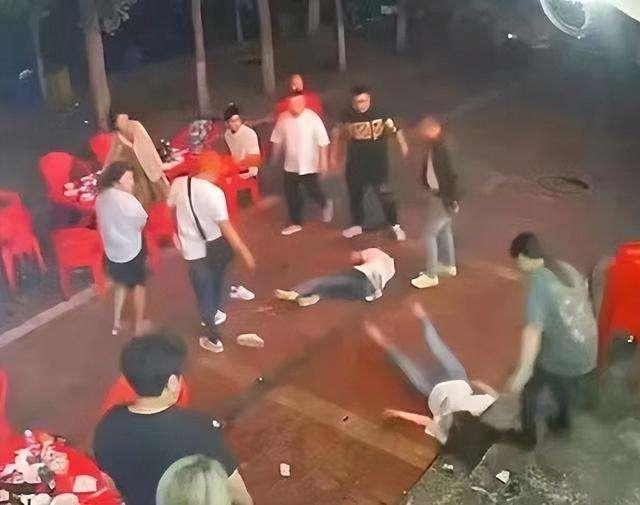 扒一扒唐山打人者的财力和背景,令人细思极恐,他们似乎大有来头