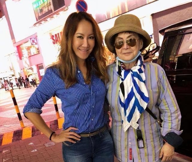 林妙妙|天后李玟：嫁大16岁外国男友，47岁仍不放弃生娃，与继女关系融洽