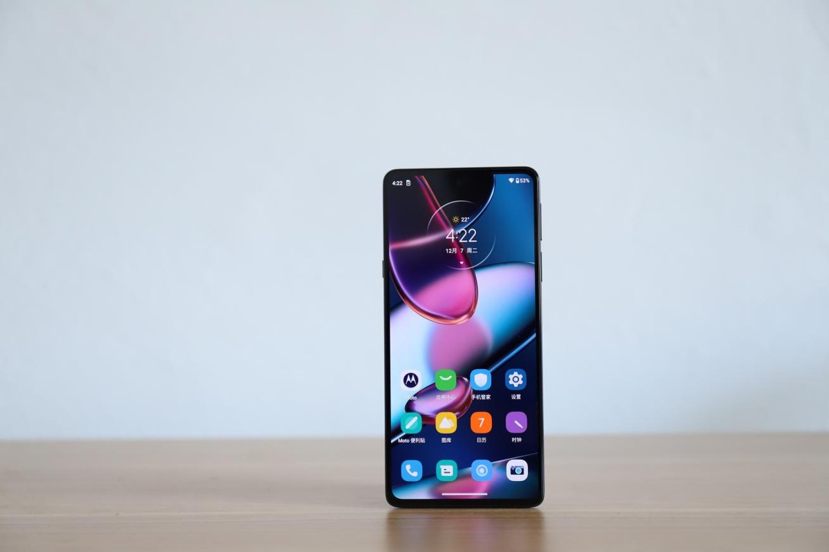 高通骁龙|?5000mAh+6000万自拍，降至2799元，骁龙8新旗舰中的爆款