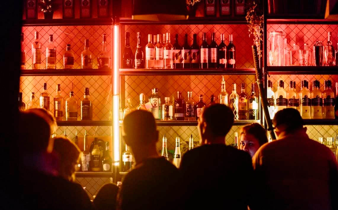 长汀|B站员工猝死：2022最先淘汰的，是24小时不打烊的年轻人