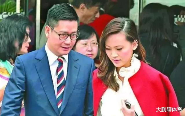 郭晶晶|郭晶晶被香港顶级贵妇天团排挤，李嘉欣徐子淇黎姿都嫁得好